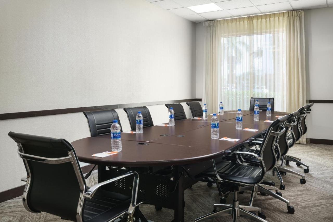 Hyatt Place Fort Lauderdale Airport/Cruise Port デイニア・ビーチ エクステリア 写真