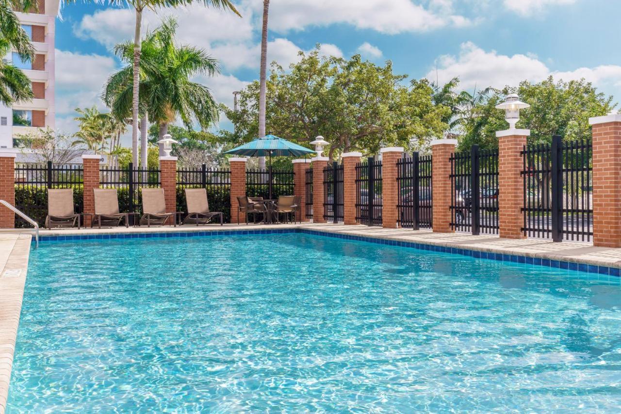 Hyatt Place Fort Lauderdale Airport/Cruise Port デイニア・ビーチ エクステリア 写真