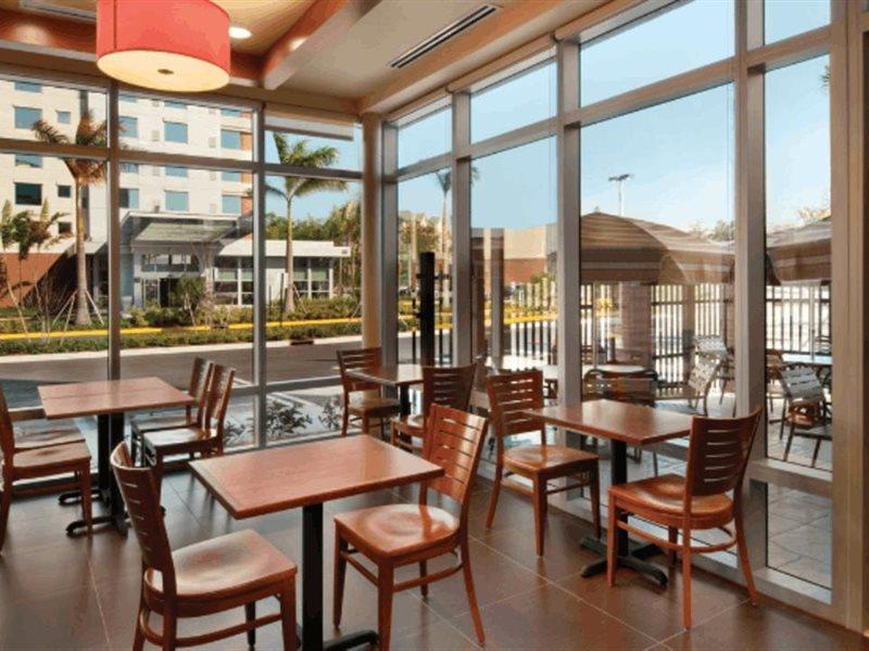 Hyatt Place Fort Lauderdale Airport/Cruise Port デイニア・ビーチ エクステリア 写真